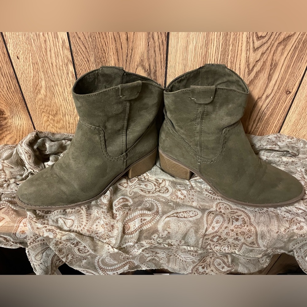Merona Ankle Boots - Picture 3 of 7